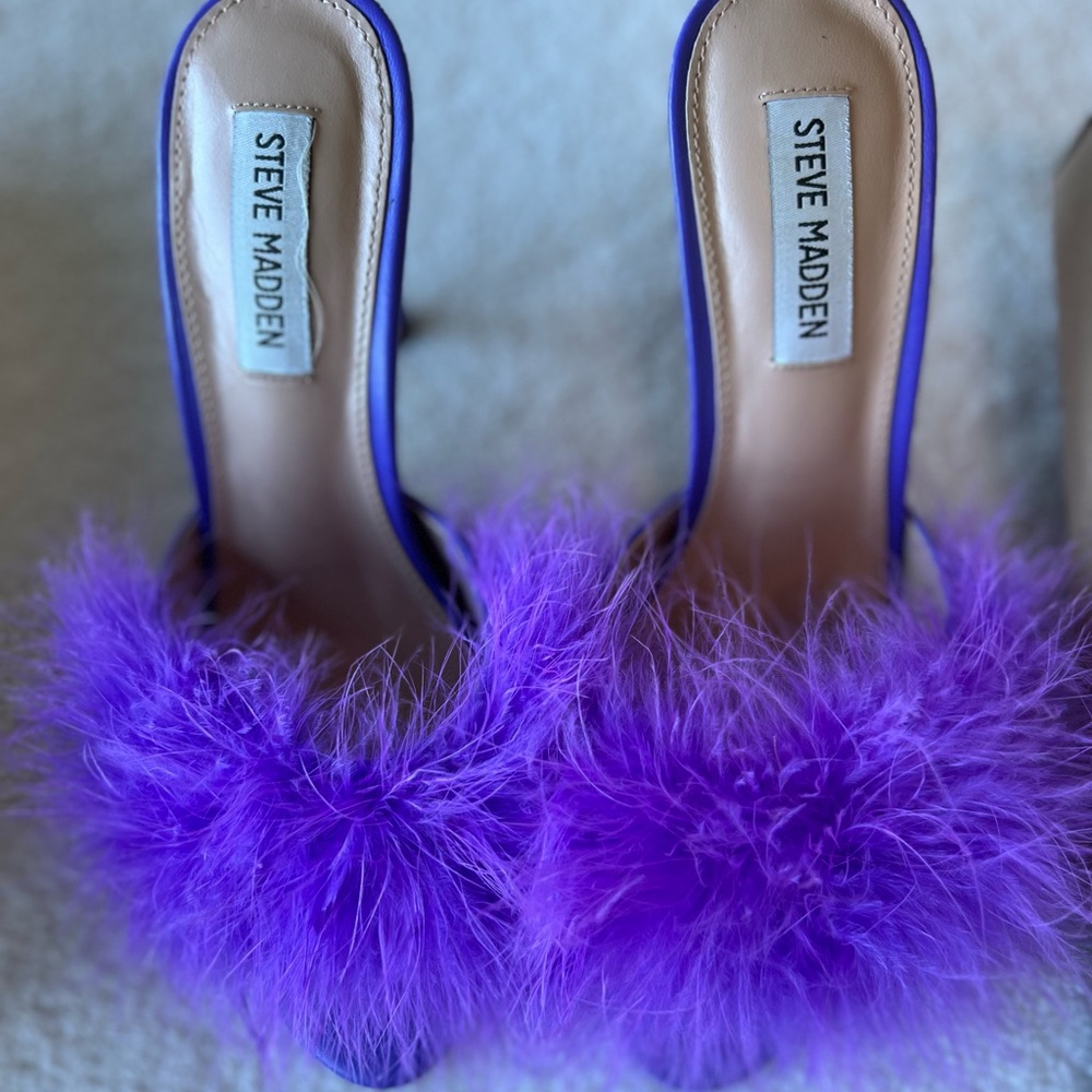 Steve Madden Vibrant Purple Feathered Sandals